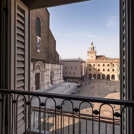 Urbanicooh Asinelli - Balcony On Piazza Maggiore Apartment *