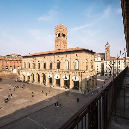 Urbanicooh Asinelli - Balcony On Piazza Maggiore Apartment