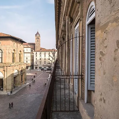 Urbanicooh Asinelli - Balcony On Piazza Maggiore