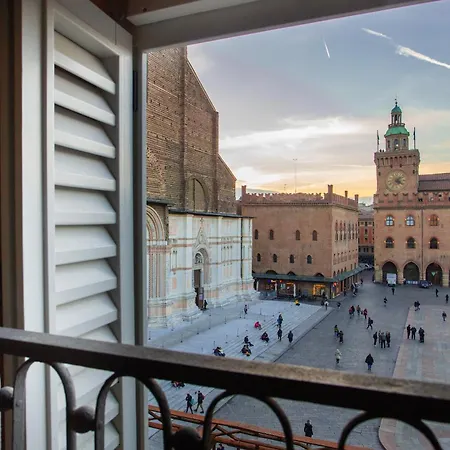 Urbanicooh Asinelli - Balcony On Piazza Maggiore Bolonha