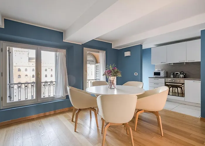 Urbanicooh Asinelli - Balcony On Piazza Maggiore Apartamento