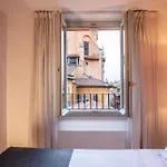 Urbanicooh Asinelli - Balcony On Piazza Maggiore Apartment